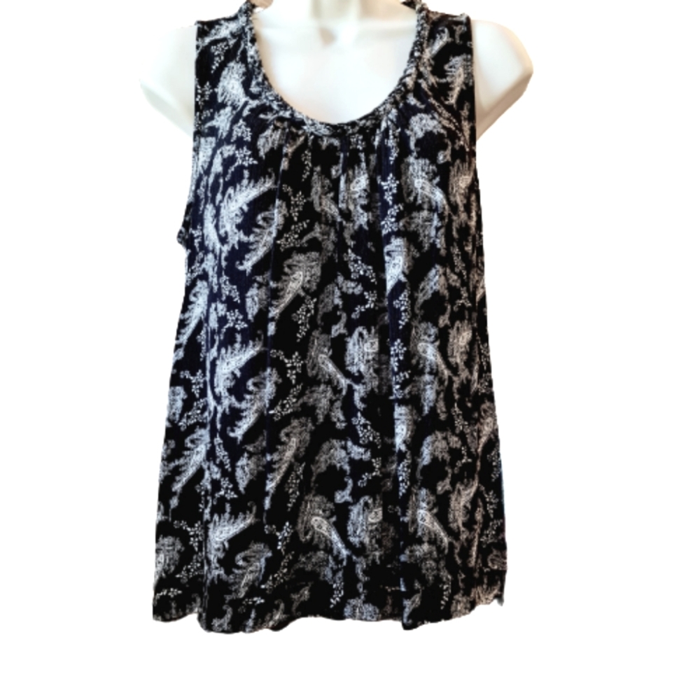 Sleeveless spring/summer top